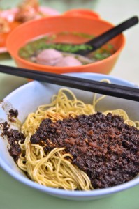 Ngau Kee Beef Noodles, the best beef noodles I ever tasted. The fragrant mixed pork slab on the springy noodles, along with the fiery chili makes this dish unforgettable.